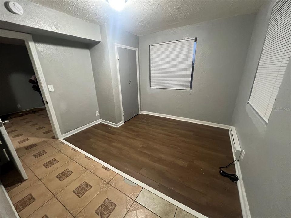 For Rent: $1,275 (1 beds, 1 baths, 500 Square Feet)