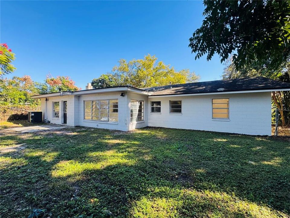 Activo con contrato: $279,000 (3 camas, 2 baños, 1161 Pies cuadrados)