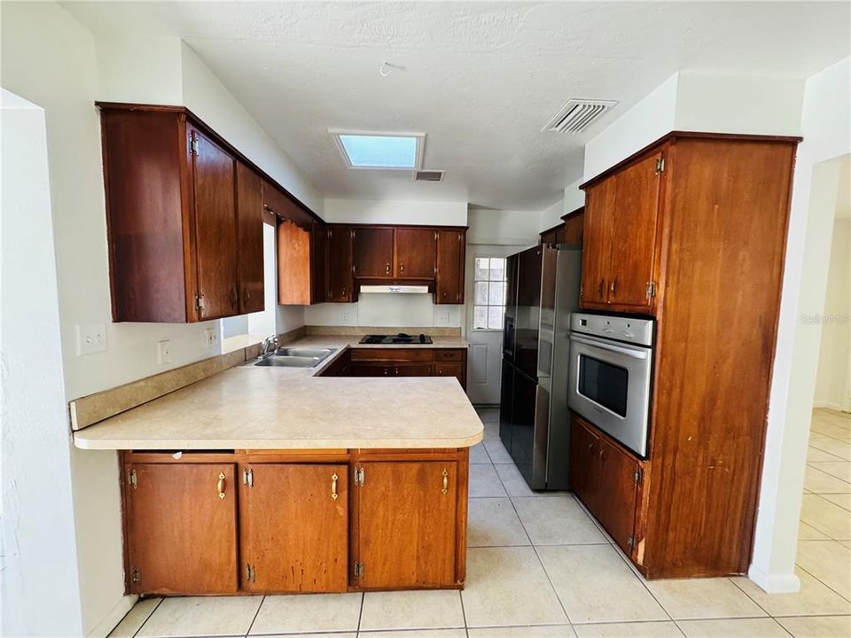 Activo con contrato: $279,000 (3 camas, 2 baños, 1161 Pies cuadrados)