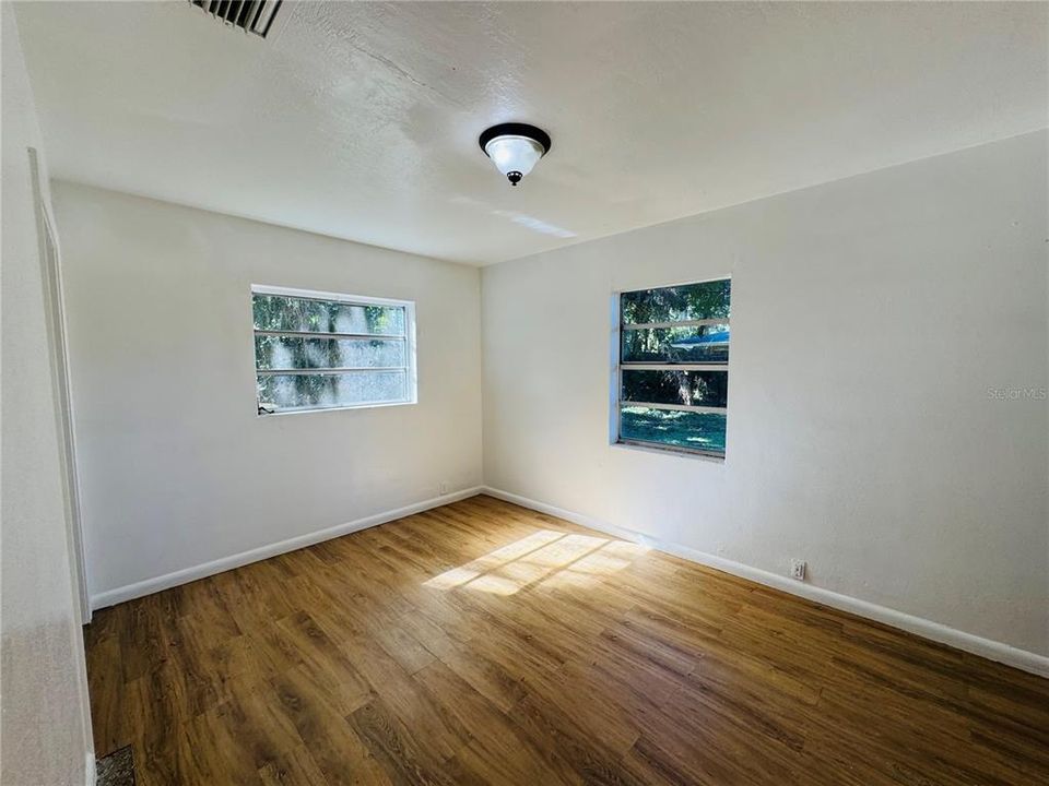 Activo con contrato: $279,000 (3 camas, 2 baños, 1161 Pies cuadrados)