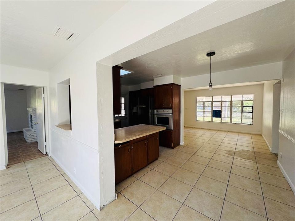 Activo con contrato: $279,000 (3 camas, 2 baños, 1161 Pies cuadrados)