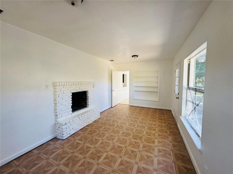 Activo con contrato: $279,000 (3 camas, 2 baños, 1161 Pies cuadrados)