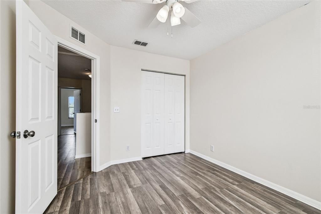 En Venta: $364,900 (4 camas, 3 baños, 1606 Pies cuadrados)