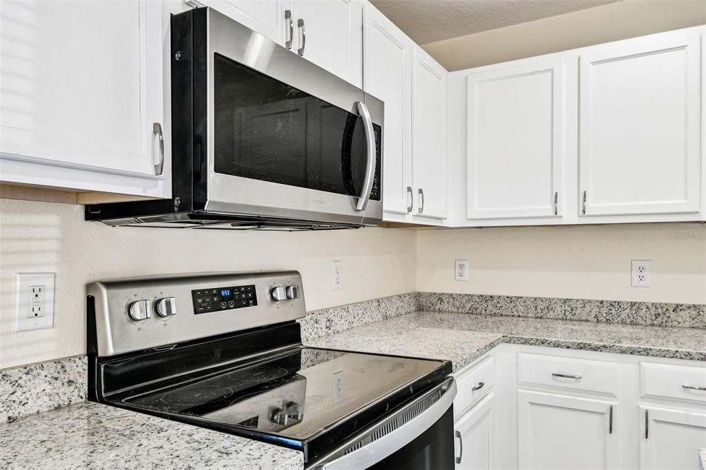 En Venta: $364,900 (4 camas, 3 baños, 1606 Pies cuadrados)