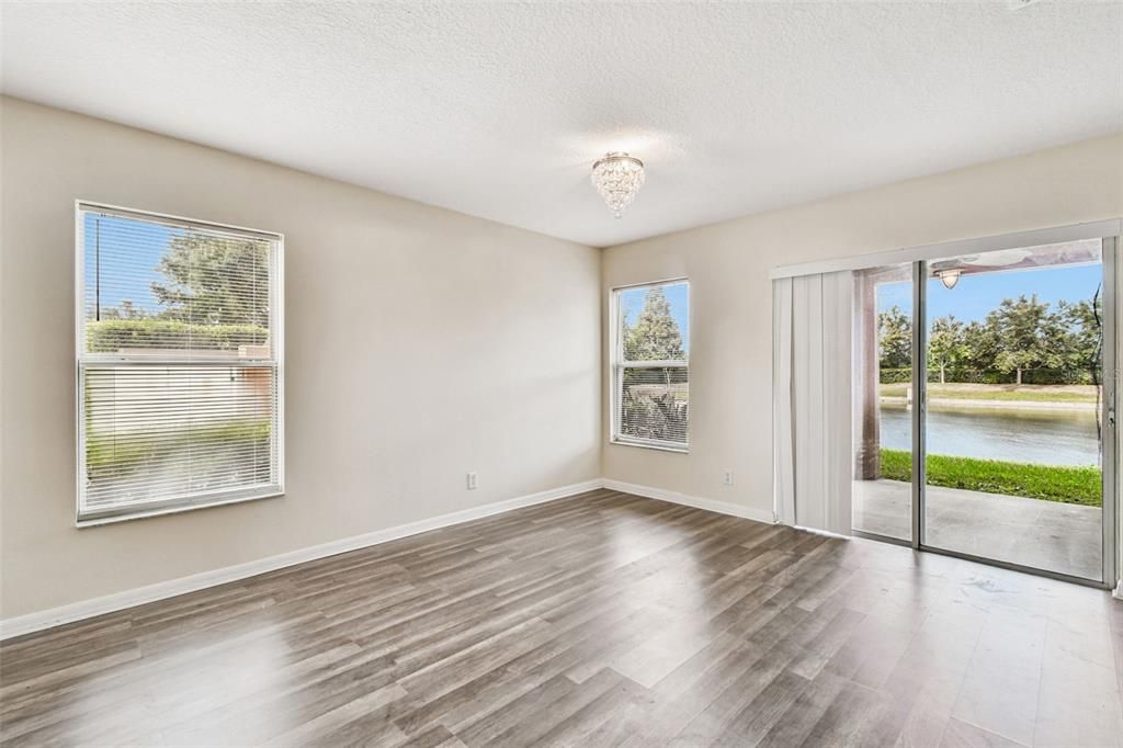 En Venta: $364,900 (4 camas, 3 baños, 1606 Pies cuadrados)