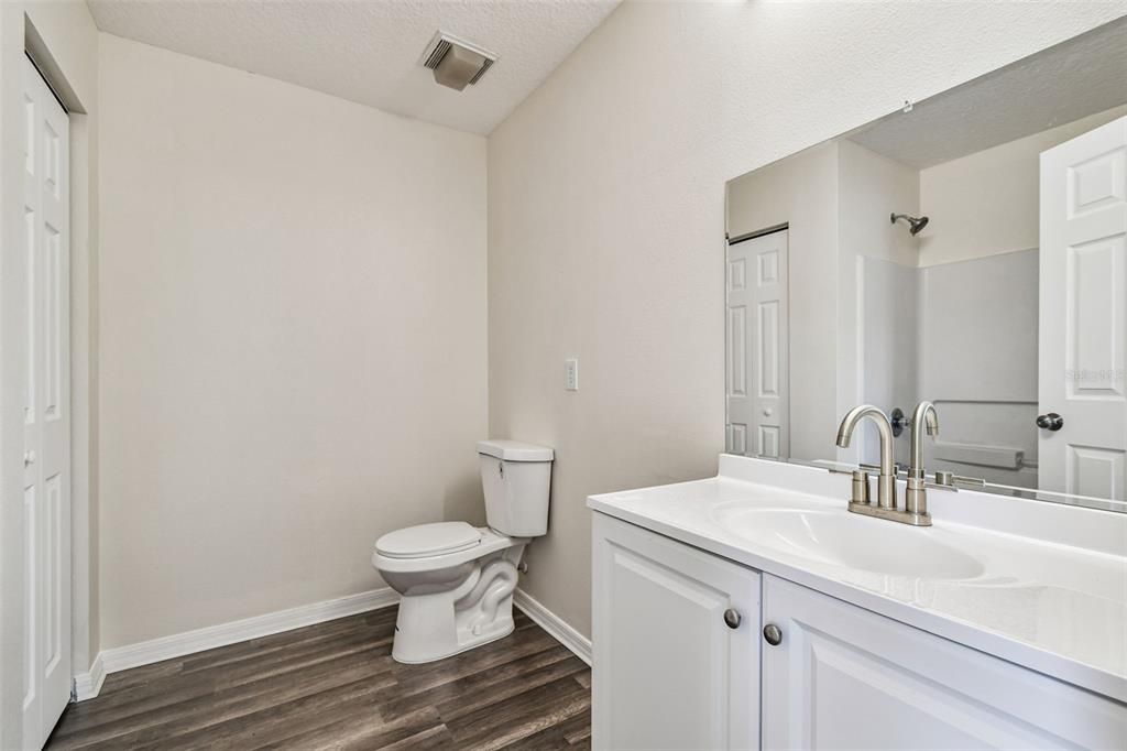 En Venta: $364,900 (4 camas, 3 baños, 1606 Pies cuadrados)