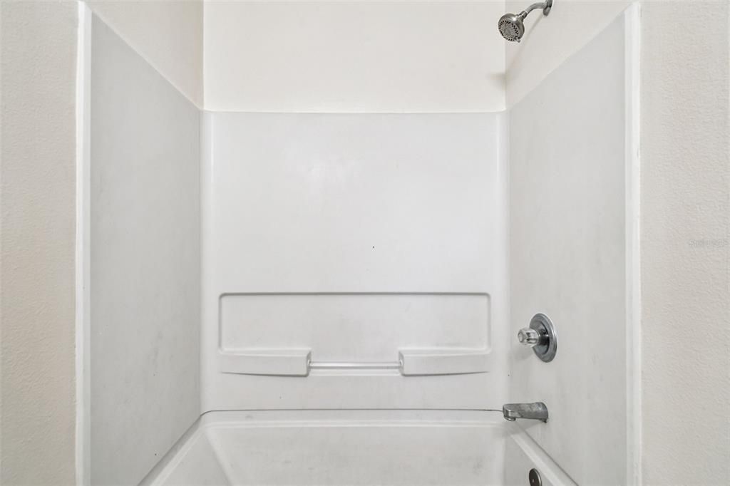 En Venta: $364,900 (4 camas, 3 baños, 1606 Pies cuadrados)