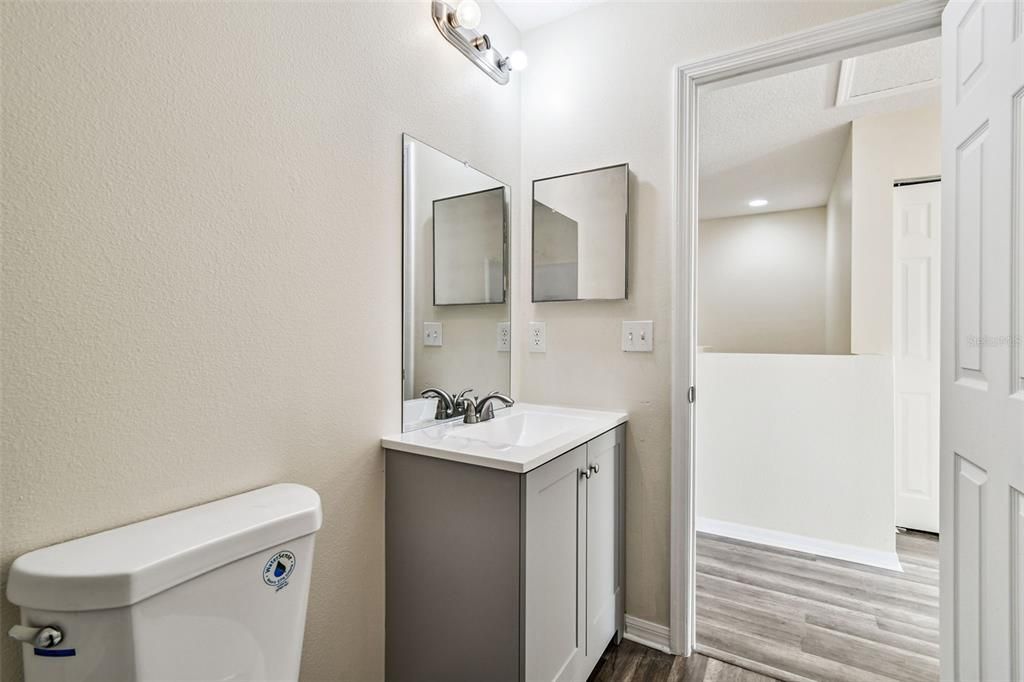 En Venta: $364,900 (4 camas, 3 baños, 1606 Pies cuadrados)