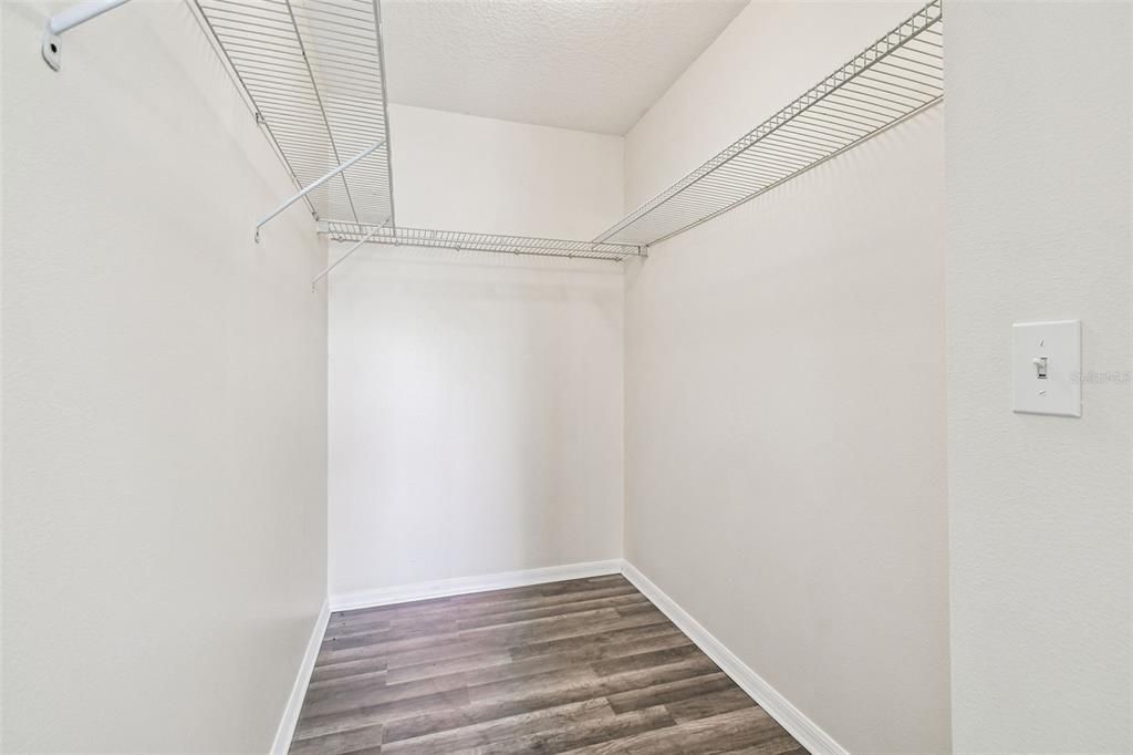 En Venta: $364,900 (4 camas, 3 baños, 1606 Pies cuadrados)