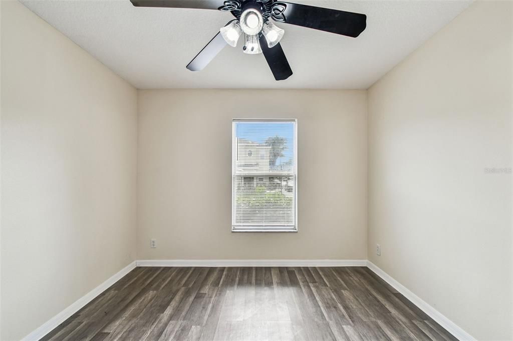 En Venta: $364,900 (4 camas, 3 baños, 1606 Pies cuadrados)