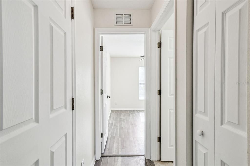 En Venta: $364,900 (4 camas, 3 baños, 1606 Pies cuadrados)