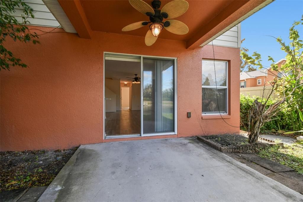 En Venta: $364,900 (4 camas, 3 baños, 1606 Pies cuadrados)