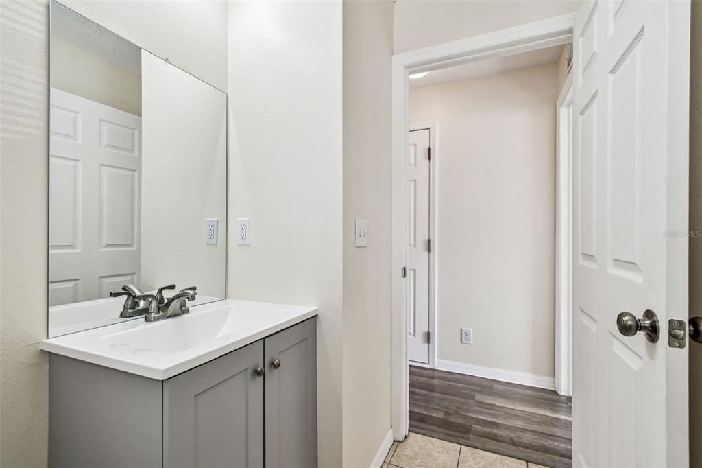 En Venta: $364,900 (4 camas, 3 baños, 1606 Pies cuadrados)