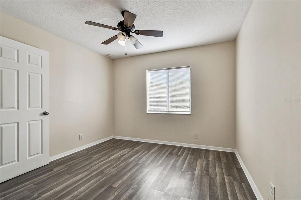 En Venta: $364,900 (4 camas, 3 baños, 1606 Pies cuadrados)