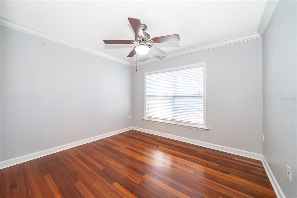 For Rent: $1,375 (1 beds, 1 baths, 830 Square Feet)