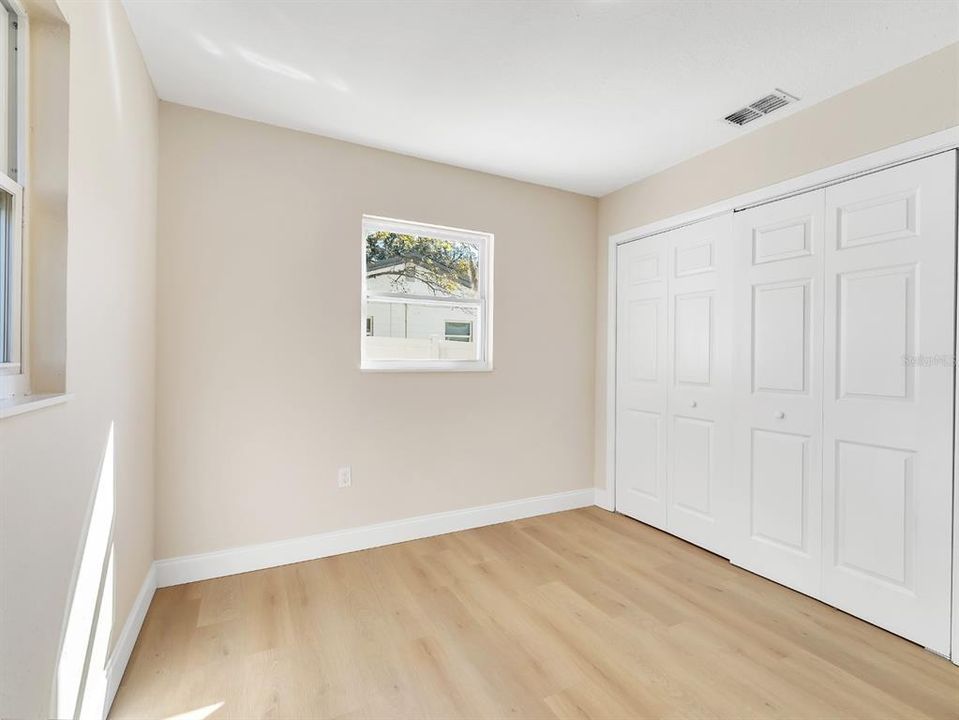 Под контрактом: $325,000 (4 спален, 2 ванн, 1608 Квадратных фут)