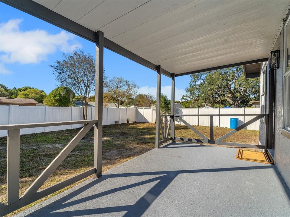 Под контрактом: $325,000 (4 спален, 2 ванн, 1608 Квадратных фут)