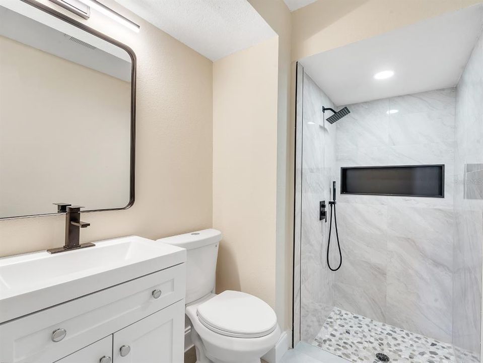 Под контрактом: $325,000 (4 спален, 2 ванн, 1608 Квадратных фут)