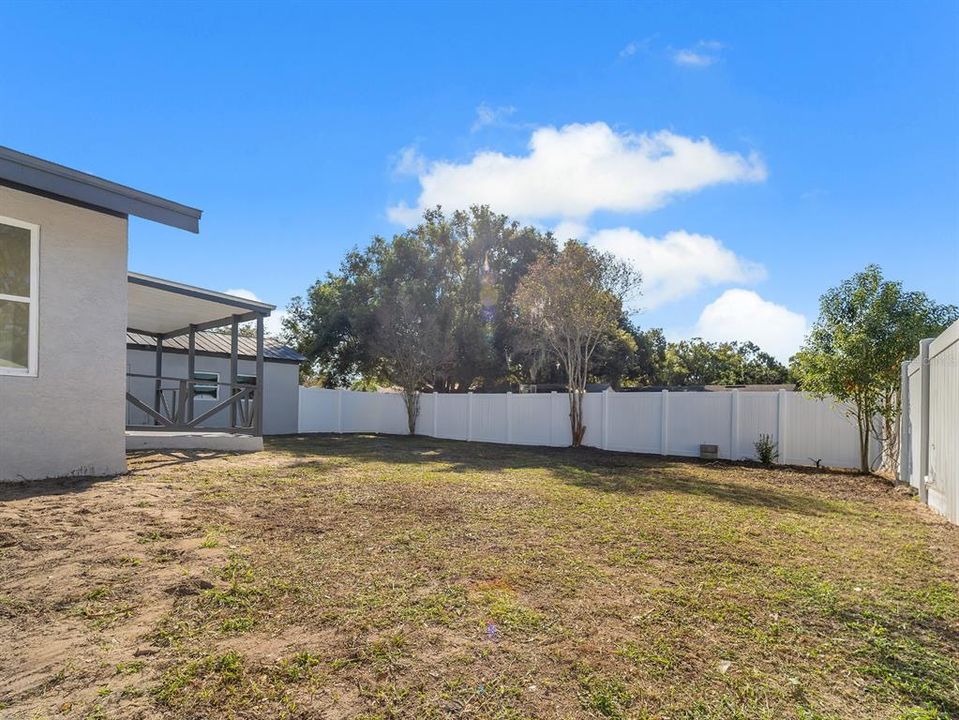 Под контрактом: $325,000 (4 спален, 2 ванн, 1608 Квадратных фут)