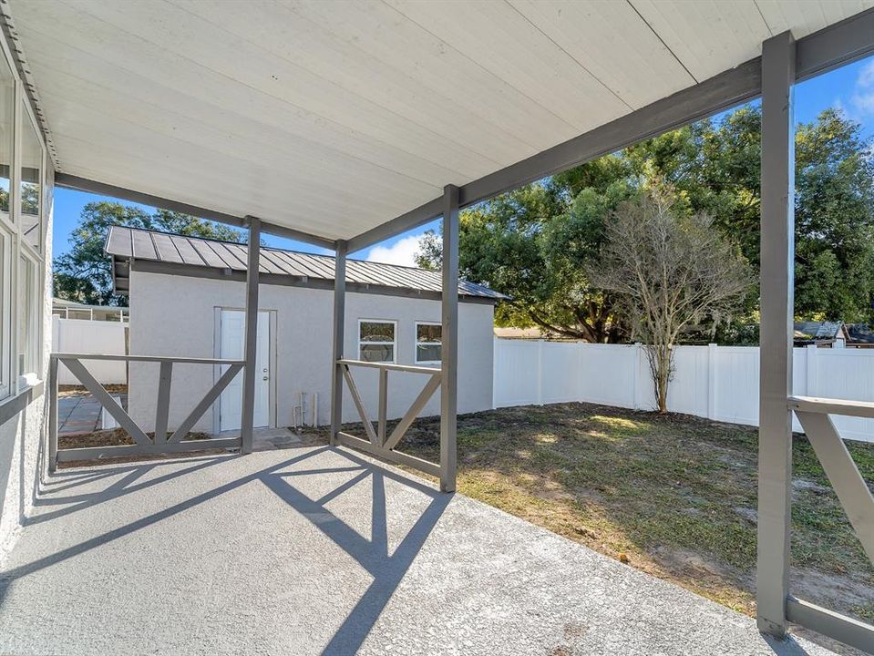 Под контрактом: $325,000 (4 спален, 2 ванн, 1608 Квадратных фут)