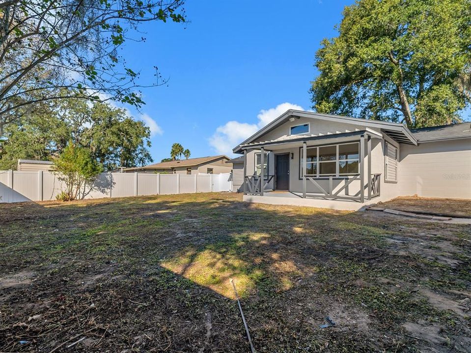 Под контрактом: $325,000 (4 спален, 2 ванн, 1608 Квадратных фут)