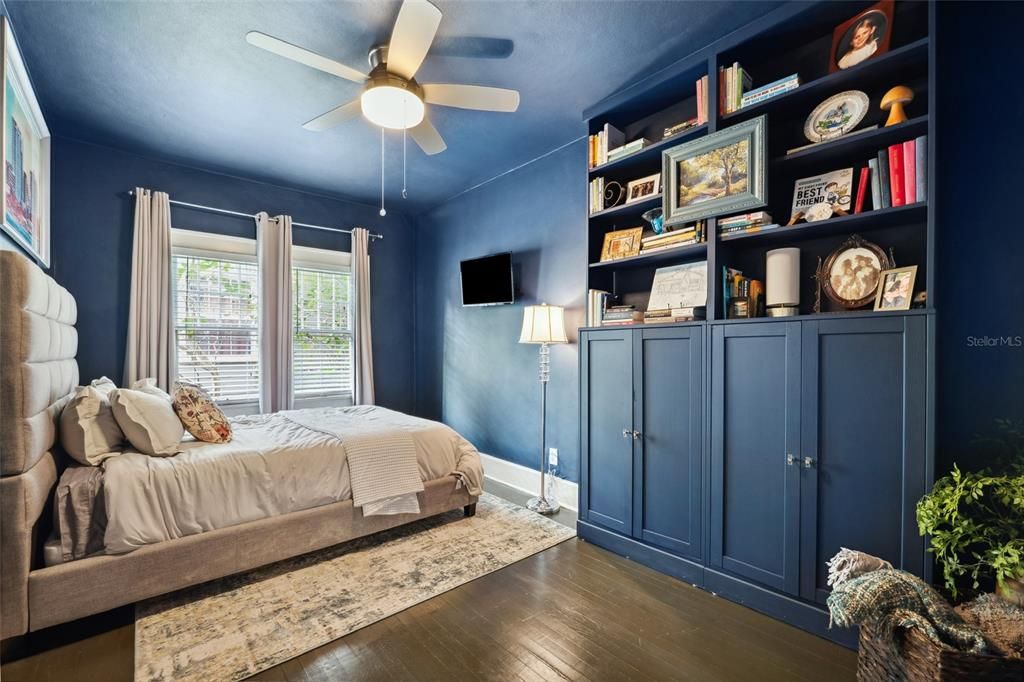 合同活跃: $1,015,000 (2 贝兹, 2 浴室, 1526 平方英尺)