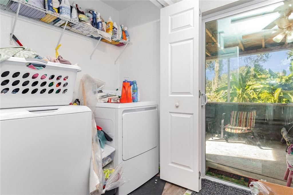 For Sale: $265,000 (3 beds, 2 baths, 1259 Square Feet)