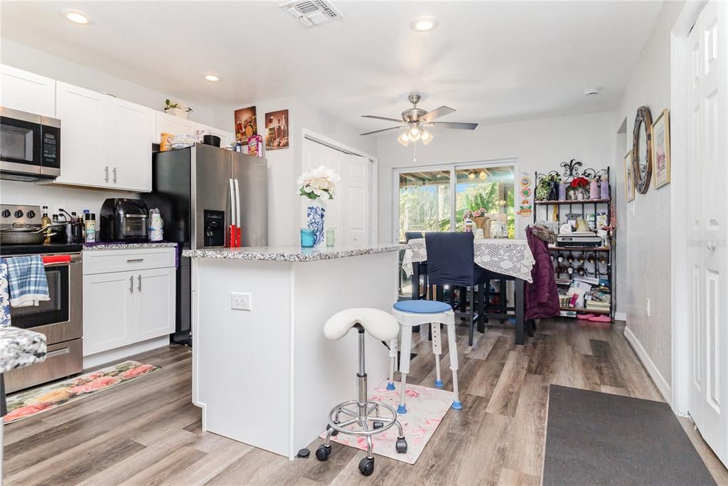 For Sale: $265,000 (3 beds, 2 baths, 1259 Square Feet)