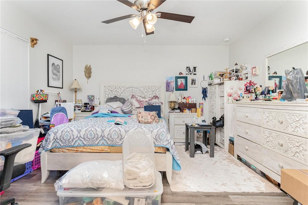 For Sale: $265,000 (3 beds, 2 baths, 1259 Square Feet)