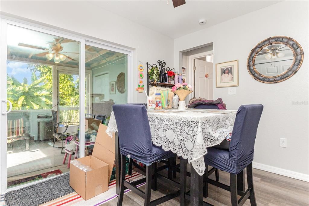 For Sale: $265,000 (3 beds, 2 baths, 1259 Square Feet)