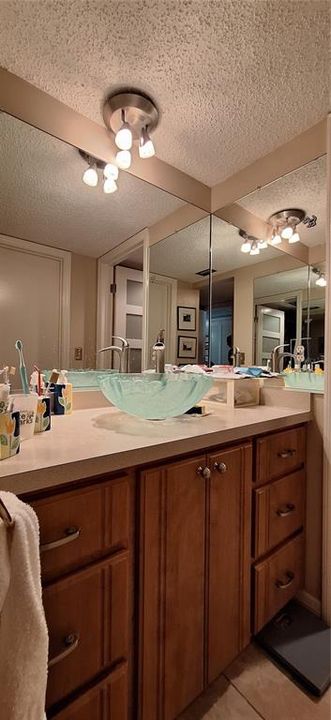 На продажу: $600,000 (2 спален, 2 ванн, 1255 Квадратных фут)