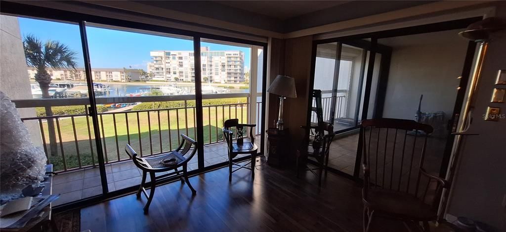 На продажу: $600,000 (2 спален, 2 ванн, 1255 Квадратных фут)