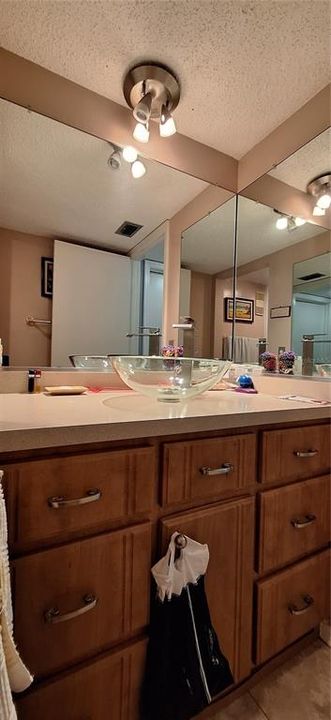 На продажу: $600,000 (2 спален, 2 ванн, 1255 Квадратных фут)