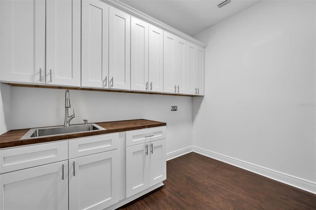 For Sale: $670,000 (4 beds, 3 baths, 3204 Square Feet)