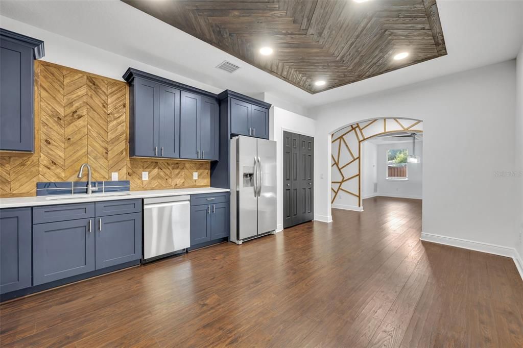 For Sale: $670,000 (4 beds, 3 baths, 3204 Square Feet)