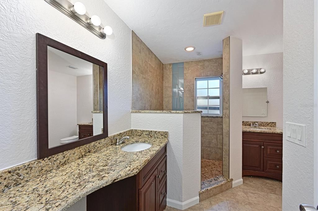 For Sale: $400,000 (3 beds, 2 baths, 1516 Square Feet)