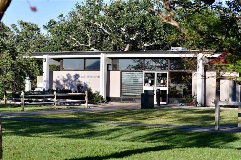 For Sale: $400,000 (3 beds, 2 baths, 1516 Square Feet)