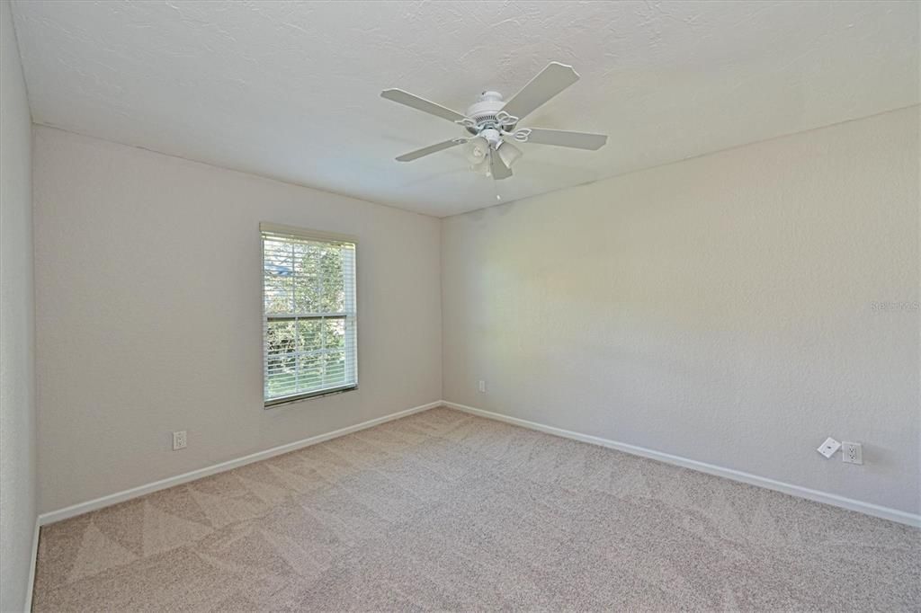 For Sale: $400,000 (3 beds, 2 baths, 1516 Square Feet)