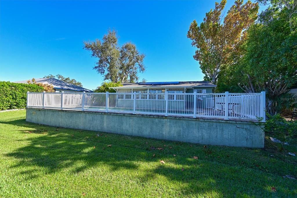 For Sale: $400,000 (3 beds, 2 baths, 1516 Square Feet)