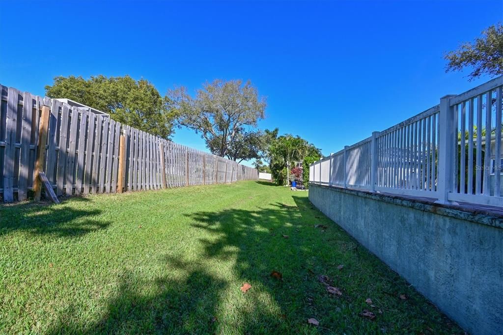 For Sale: $400,000 (3 beds, 2 baths, 1516 Square Feet)