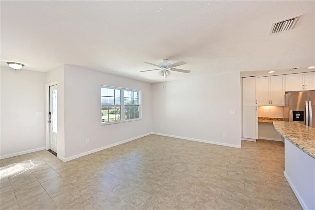 For Sale: $400,000 (3 beds, 2 baths, 1516 Square Feet)