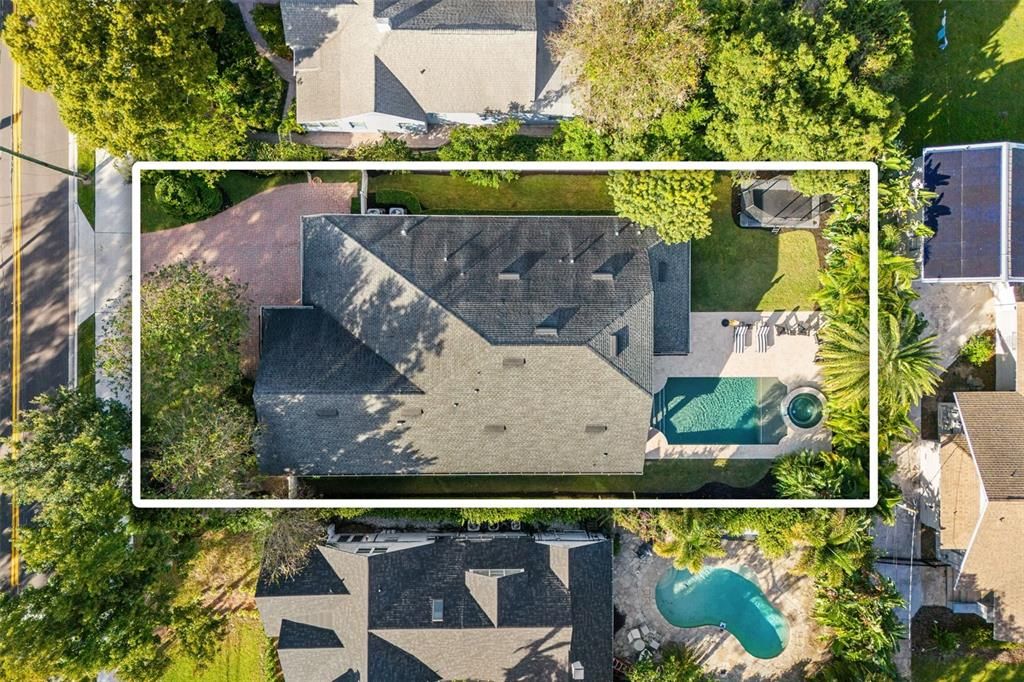 Под контрактом: $1,250,000 (4 спален, 4 ванн, 3805 Квадратных фут)