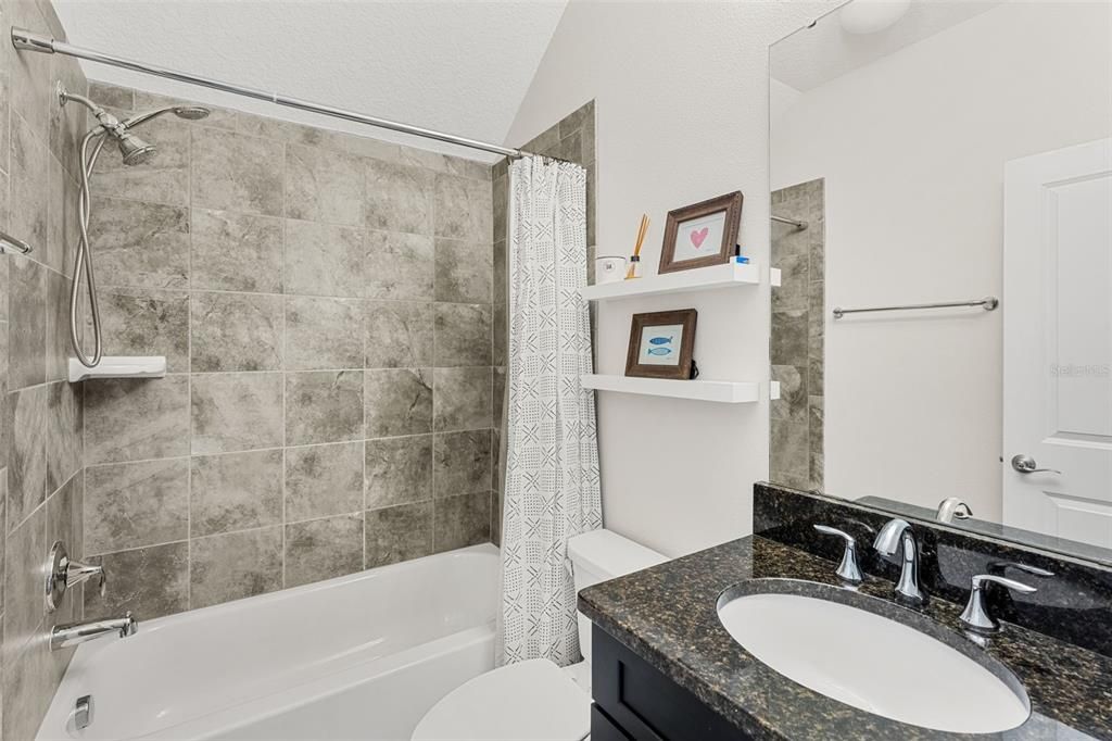 Под контрактом: $1,250,000 (4 спален, 4 ванн, 3805 Квадратных фут)