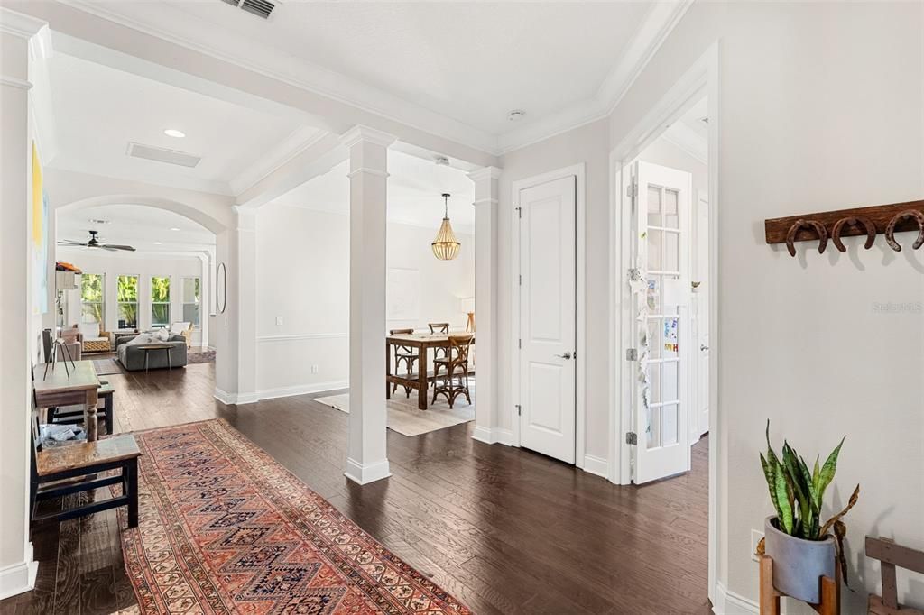 Под контрактом: $1,250,000 (4 спален, 4 ванн, 3805 Квадратных фут)