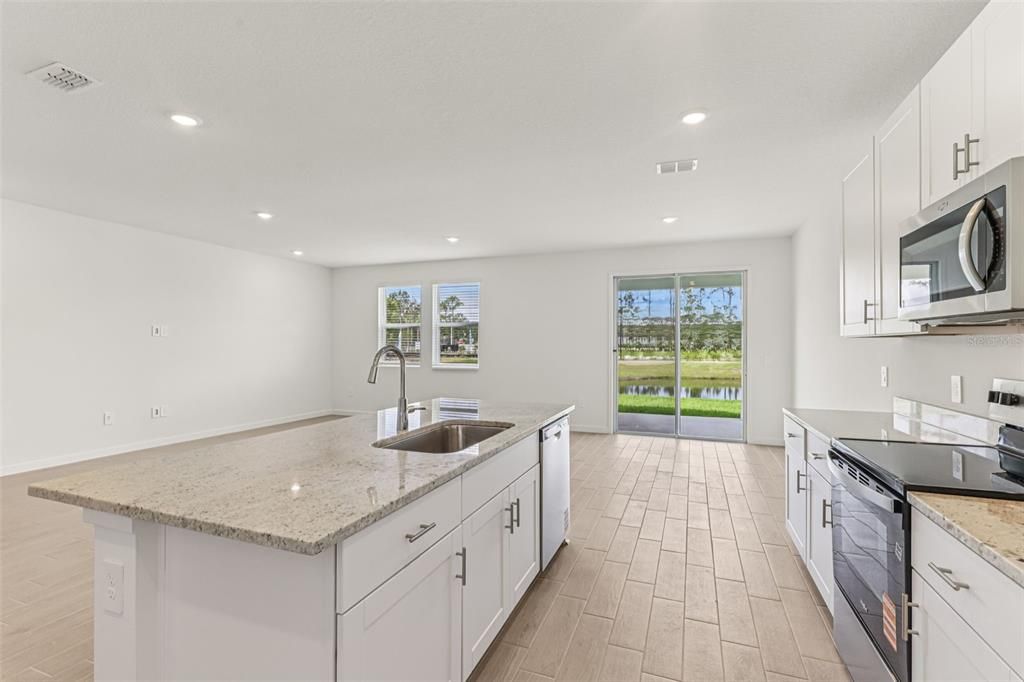 待售: $395,990 (4 贝兹, 3 浴室, 2193 平方英尺)