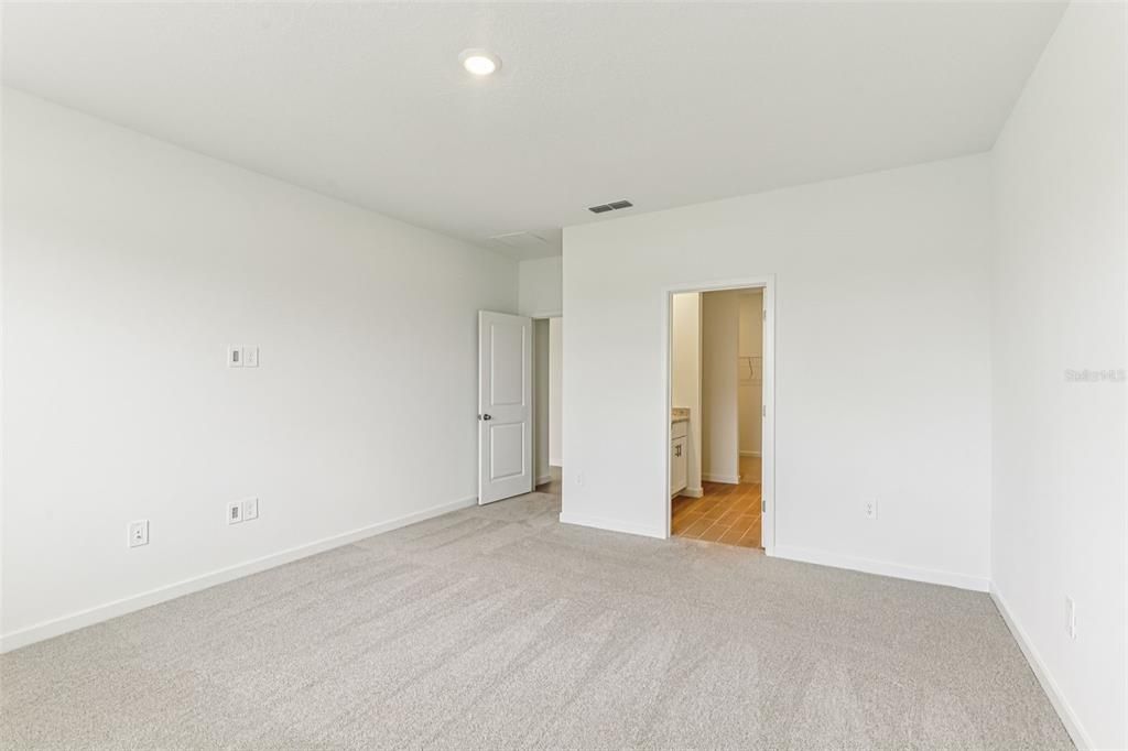 待售: $395,990 (4 贝兹, 3 浴室, 2193 平方英尺)