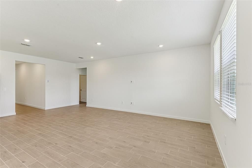 待售: $395,990 (4 贝兹, 3 浴室, 2193 平方英尺)