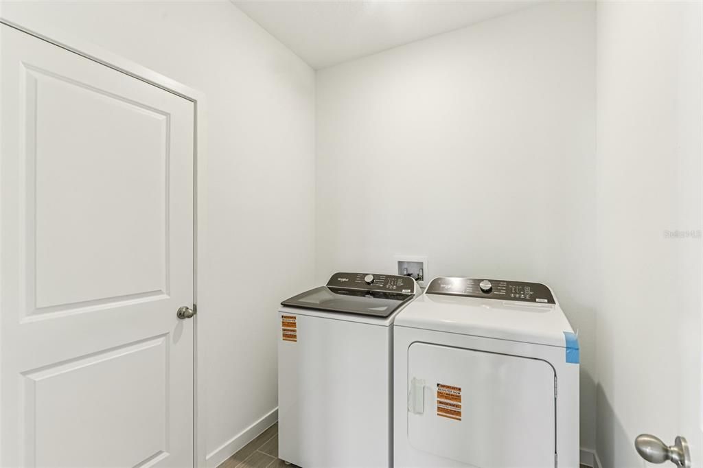 待售: $395,990 (4 贝兹, 3 浴室, 2193 平方英尺)