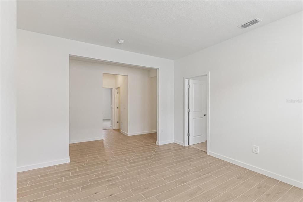 待售: $395,990 (4 贝兹, 3 浴室, 2193 平方英尺)