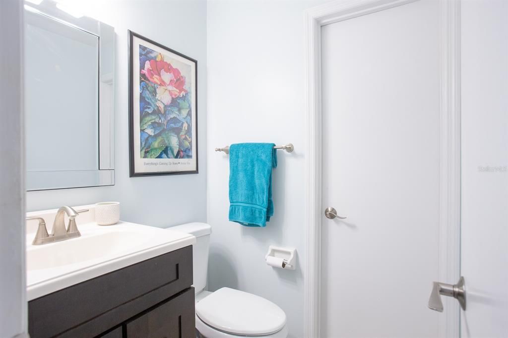 待售: $249,000 (2 贝兹, 1 浴室, 1226 平方英尺)